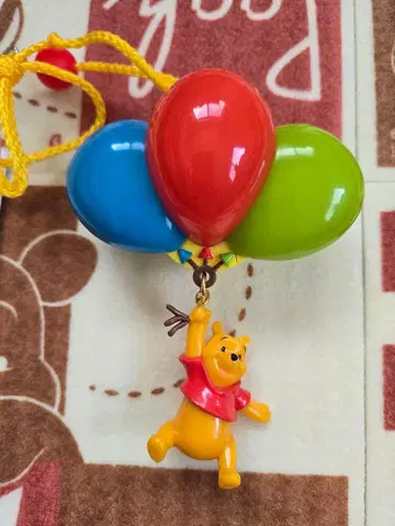 빛나는 곰돌이 푸 풍선 스트랩