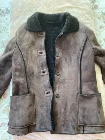 리얼 무스탕 코트
