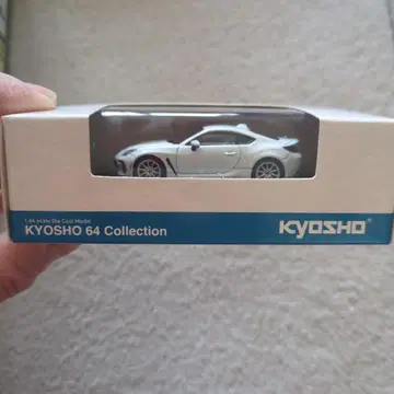 KYOSHO 64 컬렉션 26 화이트