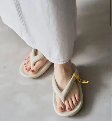 [시착만 한 상품, 새상품급] taw&toe 플립플랍 22.5cm