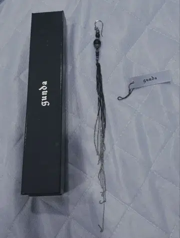 hyde 착용 gunda 한쪽 귀걸이 MUTANT