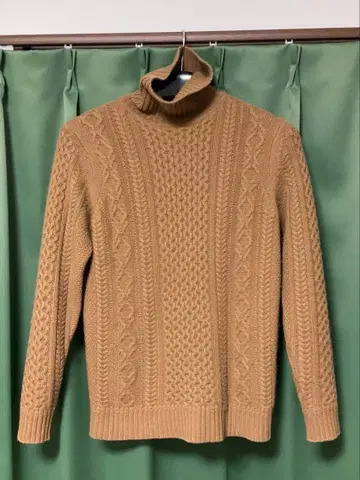 에디피스 브라운 케이블 니트 터틀넥 캐시미어 스웨터