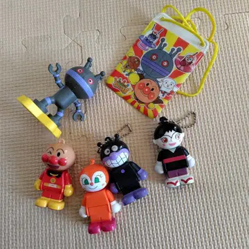 호빵맨 피규어와 패스 케이스 세트