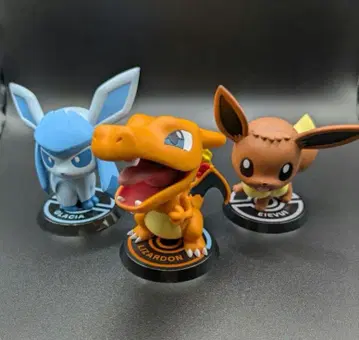 포켓몬스터 치비큥 캐릭터 리자몽 이브이 글레이시아