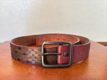 Gap 천연 가죽 벨트 32인치 메탈릭 디자인