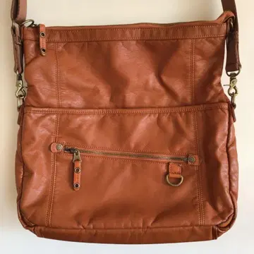 MOUSTACHE 무스타슈