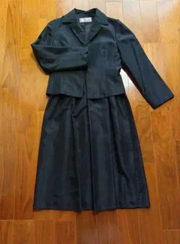 [ 중고 ] ef-de 에프데 블랙 자켓과 원피스 사이즈 11