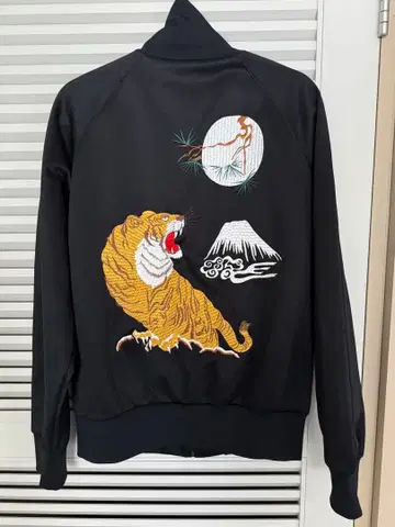 새상품급 Cropped Heads 스카 재킷 L 사이즈 블랙