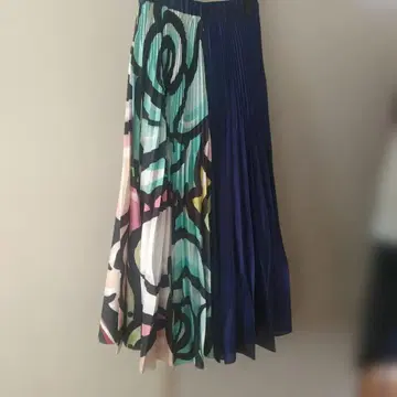 아스리드 쿠키 콜라보 플리츠 롱팬츠