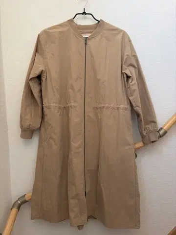 BEAMS HEART 뒷턱 MA-1 라이트 코트 (베이지)