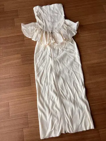 새상품 주름 있음 로얄 파티 뷔스티에 스커트 셋업 흰색 화이트