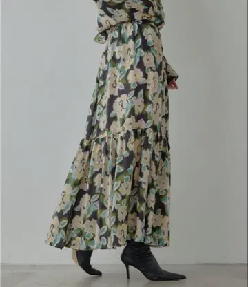 헤리테노옴 볼륨 스커트 size 1 정가 63,800엔