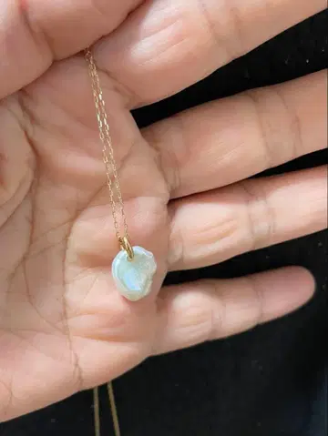 KAORU 꽃잎 펄 롱 목걸이