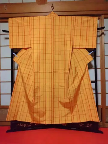 [ 1회 착용 ] 노랑 최고급 순수 실크 직물 겉옷과 앙상블