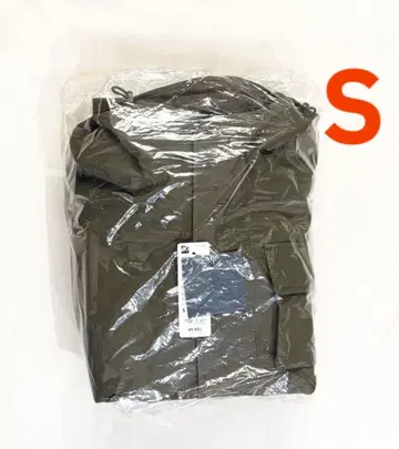 GU 새상품 패디드 쉘 후드티 엔지니어드 가먼츠 S사이즈 올리브 지유