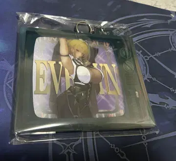 벗기고 더 벗기는 아크릴 키링 젠 제로 이블린