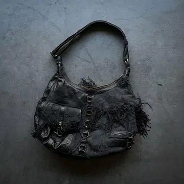 [초기] kmrii fringe leather change bag