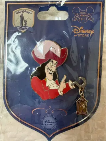 후크 선장 110주년 레거시 컬렉션 핀 배지