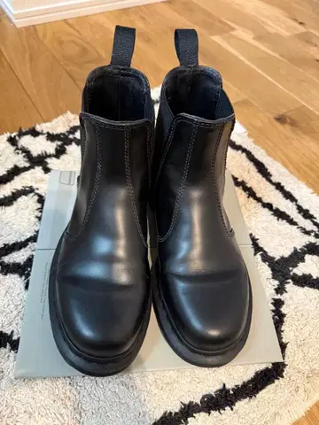 닥터마틴 [ 2976 ] MONO 첼시 부츠