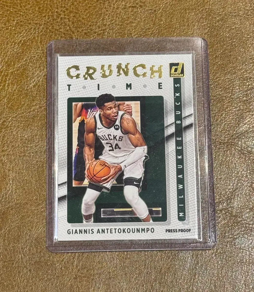 야니스 아데토쿤보 농구 카드 (Donruss Crunch Time)
