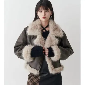 MURUA 언이븐 숏 페이크 무스탕 자켓 브라운