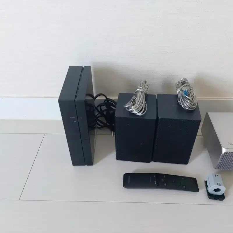 삼성 사운드바 HW-MS651 + 삼성 무선 리어스피커 SWA9000S