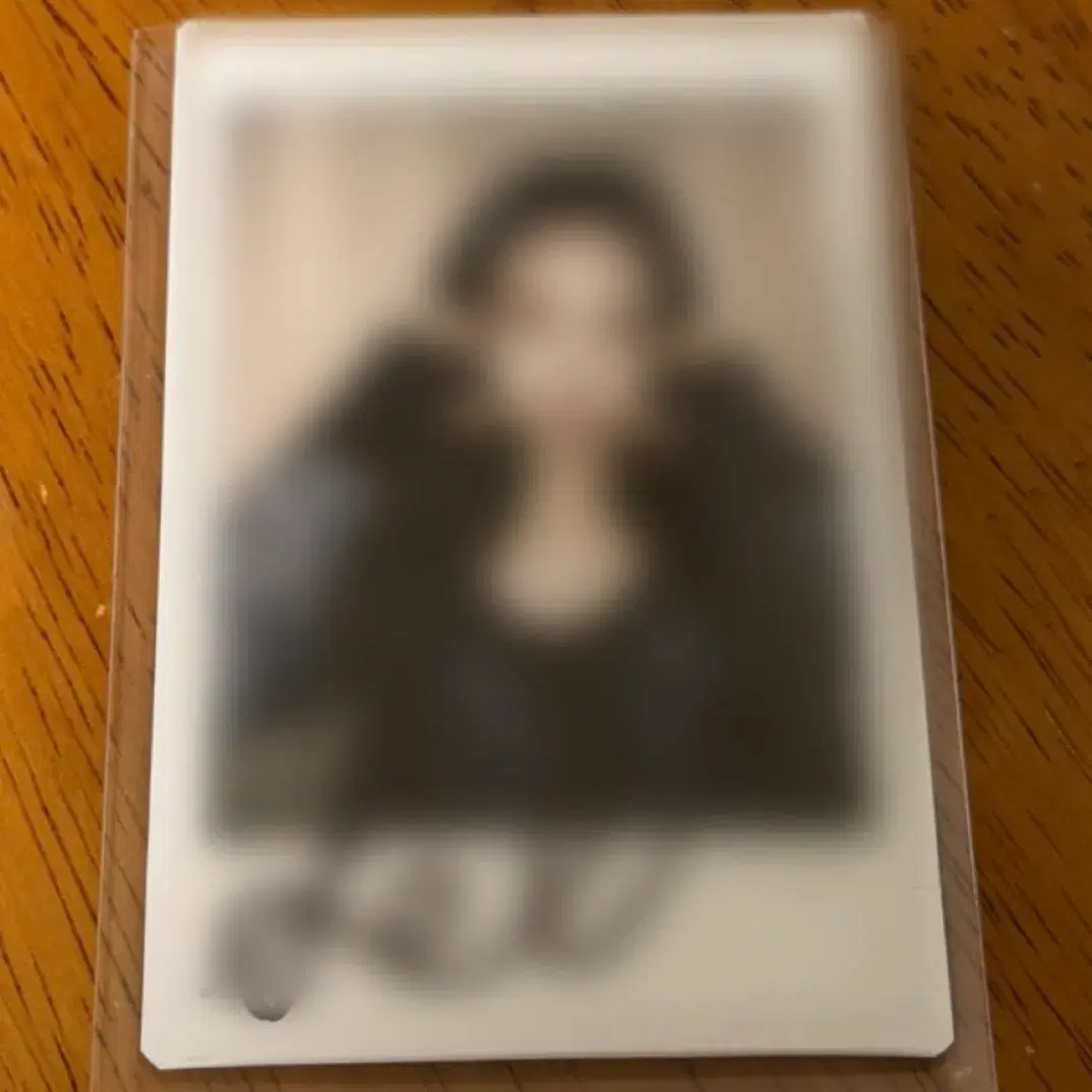 Billlie haram sign polaroid on Bunjang Global Site.