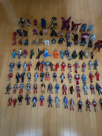 울트라맨 울트라 괴수 피규어 약 100체 에그 3체