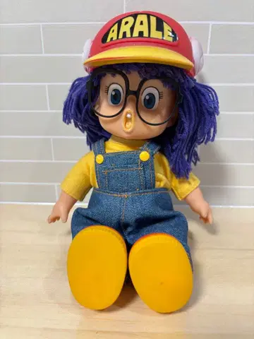 닥터 슬럼프 아라레짱 인형