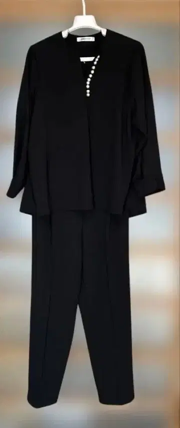 블랙 수트 셋업 펄 버튼 포함