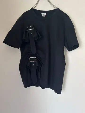 noirkeininomiya 버클 포함 블랙 T셔츠