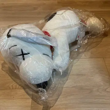 UNIQLO x PEANUTS 스누피 KAWS 봉제 인형 화이트