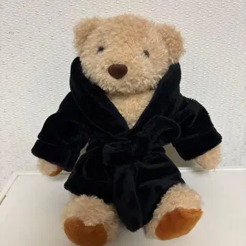 불가리 베이지 봉제 인형 블랙 로브