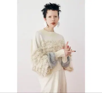 HeRIN.CYE 볼륨 슬리브 크롭 니트 스웨터 새상품급