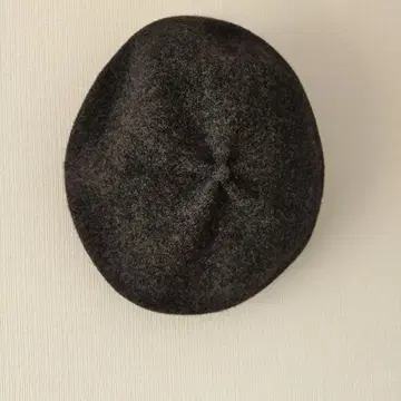 mature ha. for Garden 베레모 다크 그레이