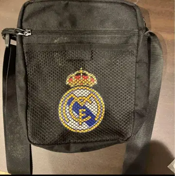 레알 마드리드 메쉬 숄더백 초레어
