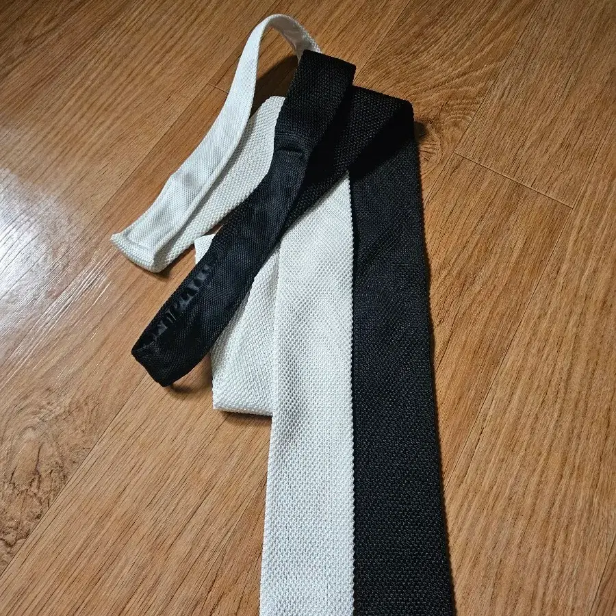 KENNETH FIELD 4 Fei Silk Knit Tie on Bunjang Global Site.