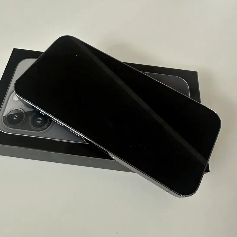 아이폰13프로 128GB 그래파이트 색상 판매합니다