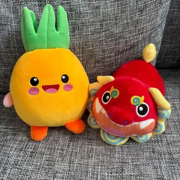 오키나와 한정판 파인애플과 빨간색 시사 봉제 인형