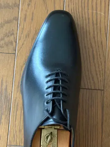 YANKO 블랙 가죽 드레스 슈즈