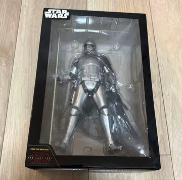 스타 워즈: 라스트 제다이 캡틴 파즈마