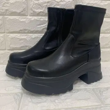 시마무라 여성용 다나카 리나 x 모모 콜라보 통굽 숏부츠 블랙 L