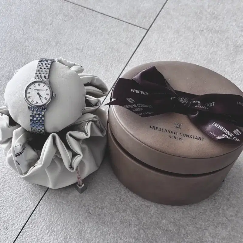 프레드릭 콘스탄트 여성 시계 풀박스