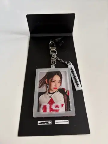 FEARNADA KEYRING SAKURA 르세라핌