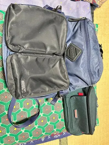 LEVIS 백팩과 Samsonite 힙색