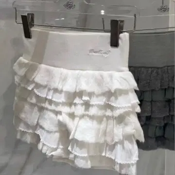 treat urself frill mini knit skirt