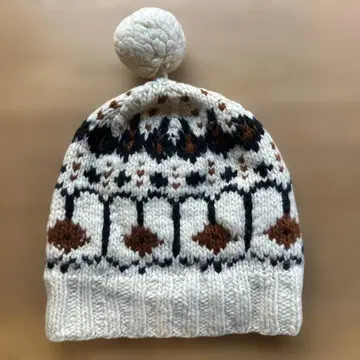 CHAMULA 메리노울 폼폼 포함 니트 모자