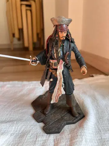 잭 스패로우 피규어
