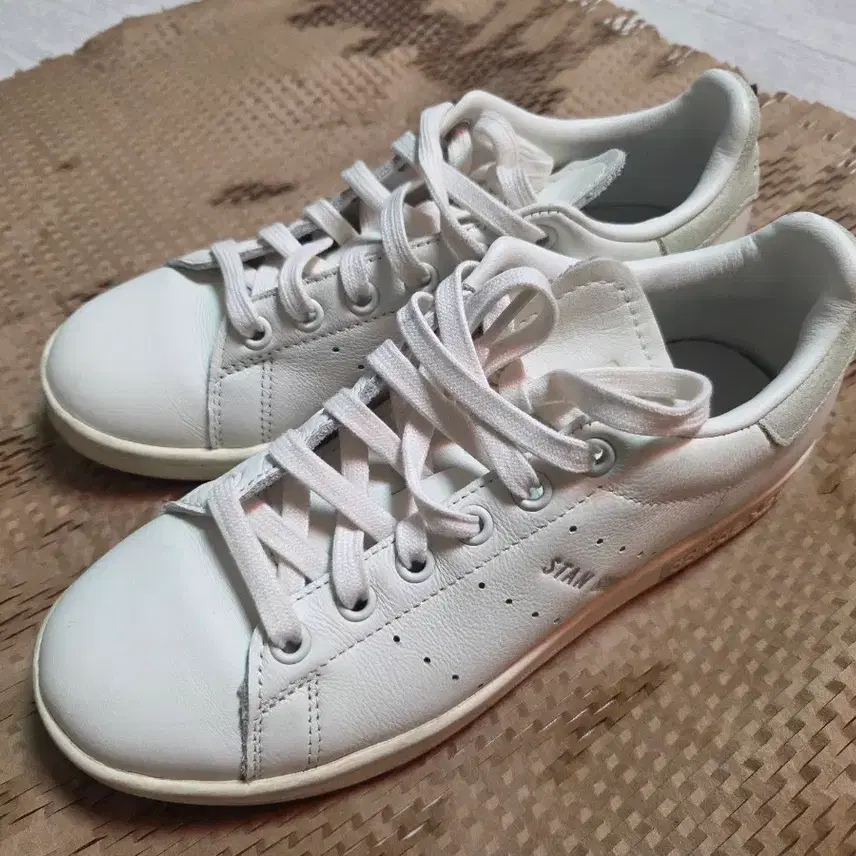 アディダス スタンスミス STAN SMITH 230 // 定価 129000