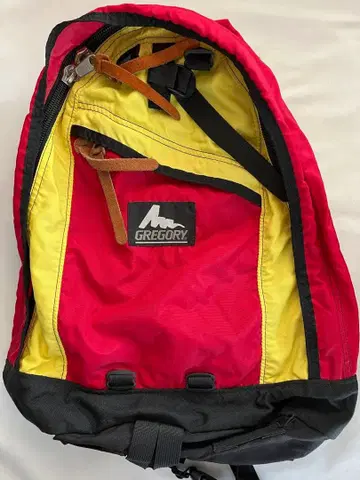 GREGORY 은색 택 데이팩 빨간색 x 노랑 26L